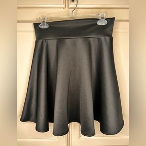 122 Johnny Black Skater Skirt